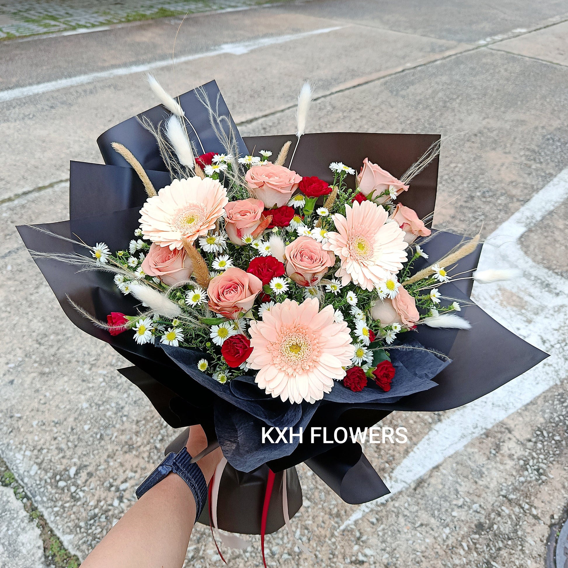 cappuccino roses champagne gerberas mini daisies mini maroon carnations sg florist delivery