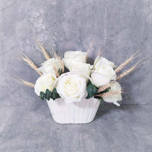 8 white roses flower bag best florists in Singapore with free delivery