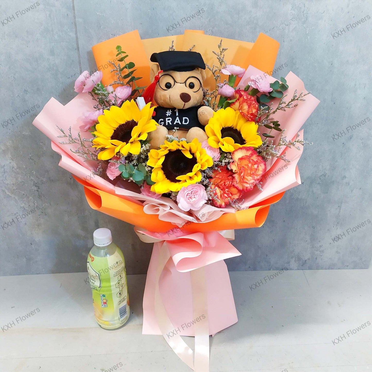 fresh flower bouquet for graduation free delivery