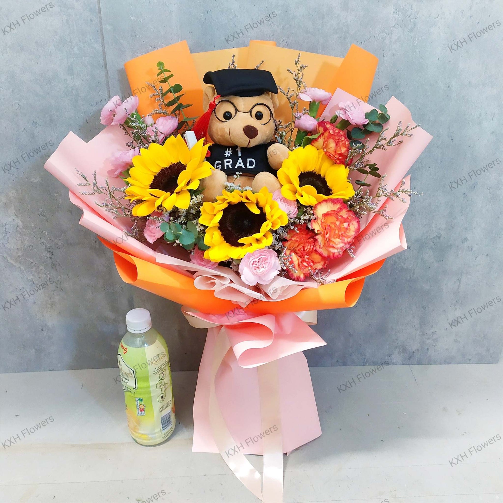 fresh flower bouquet for graduation free delivery
