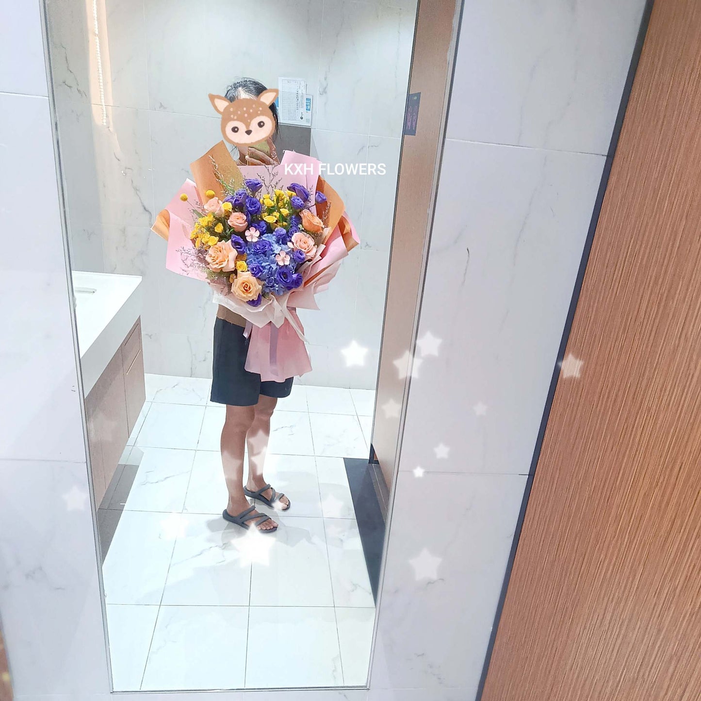 premium floral bouquet big size 70cm for award ceremonies and photo taking singapore florist delivery