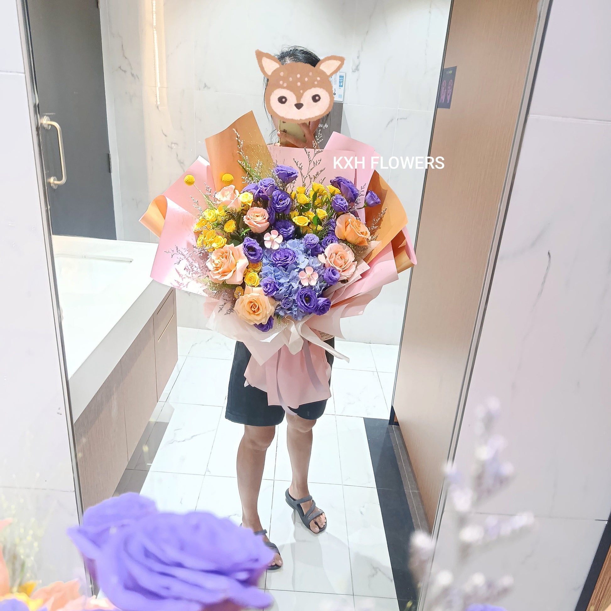 premium fresh flower bouquet of hydrangeas and roses singapore florist free sg delivery