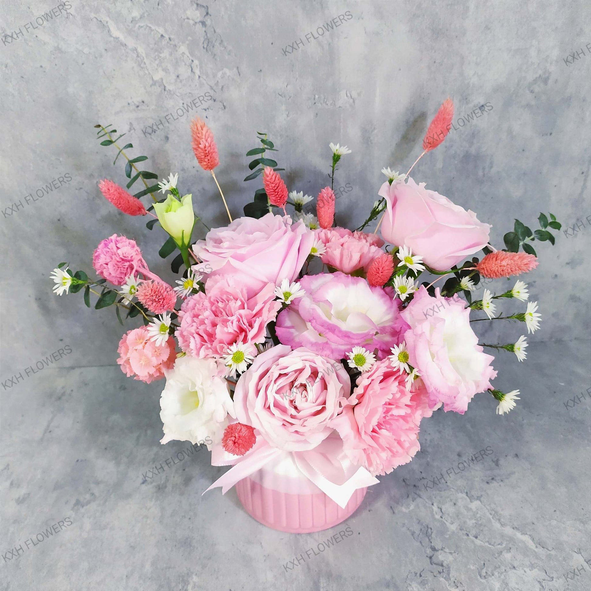 Fresh Flower Arrangement Rosy Cheeks