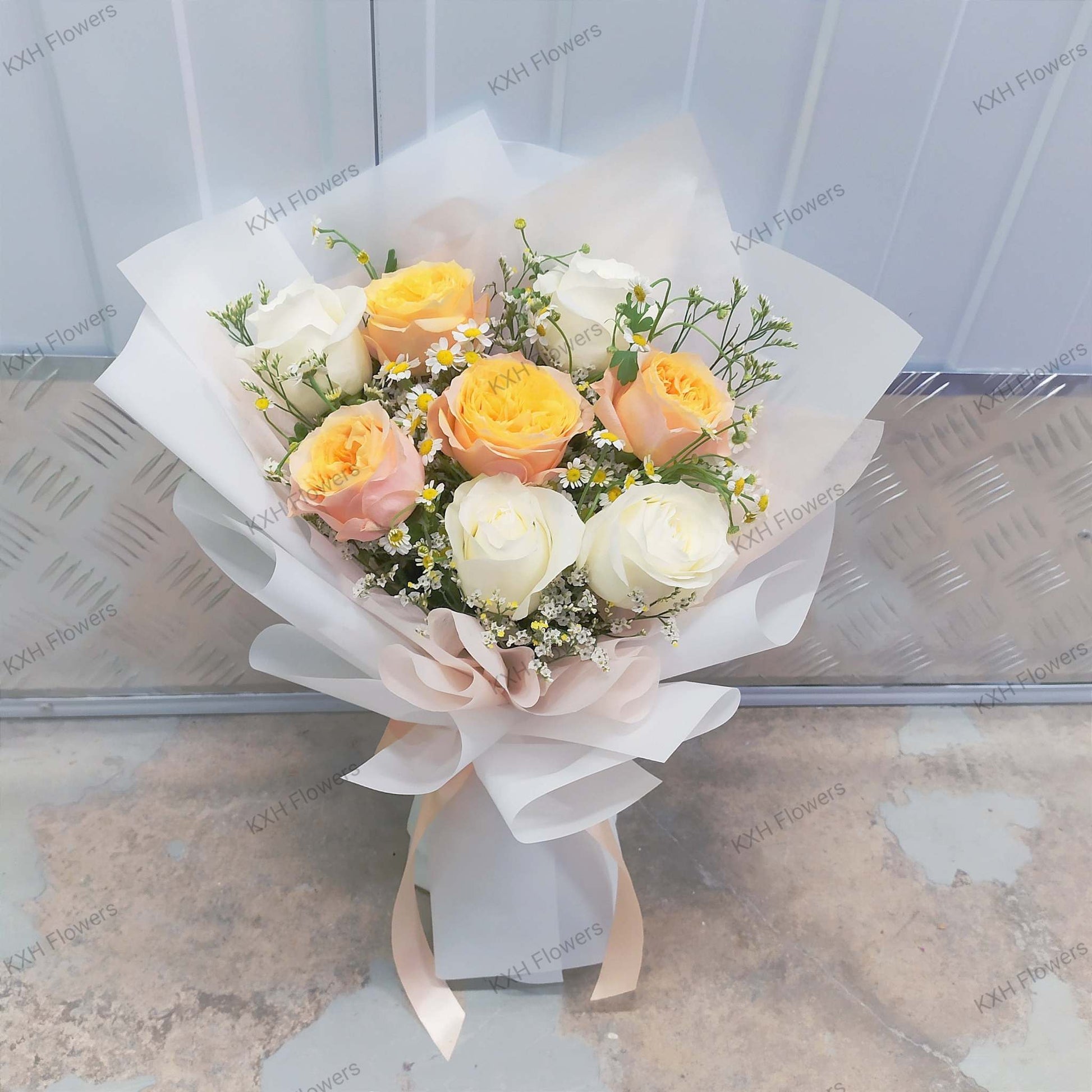 peach and white roses bouquet david austin juliette dupe