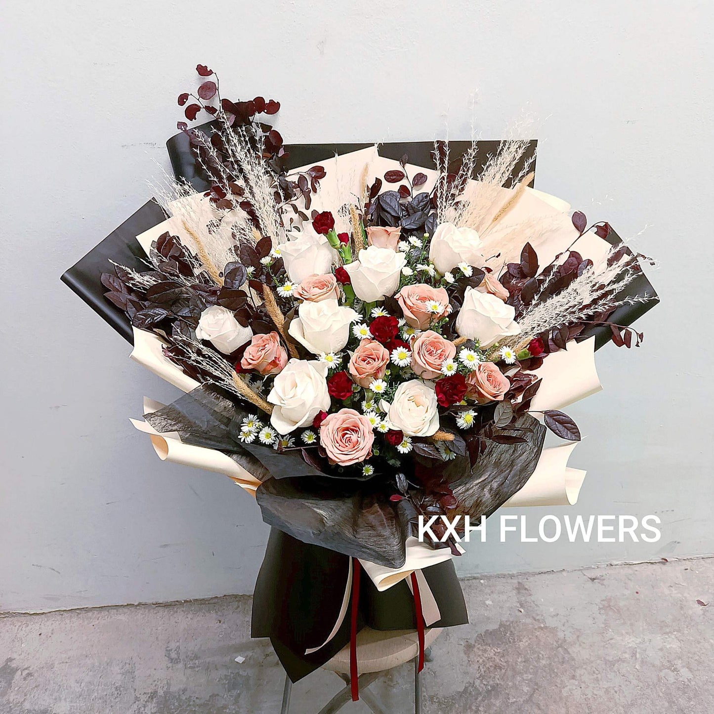 9 ivory and 9 cappuccino roses singapore florist sg delivery