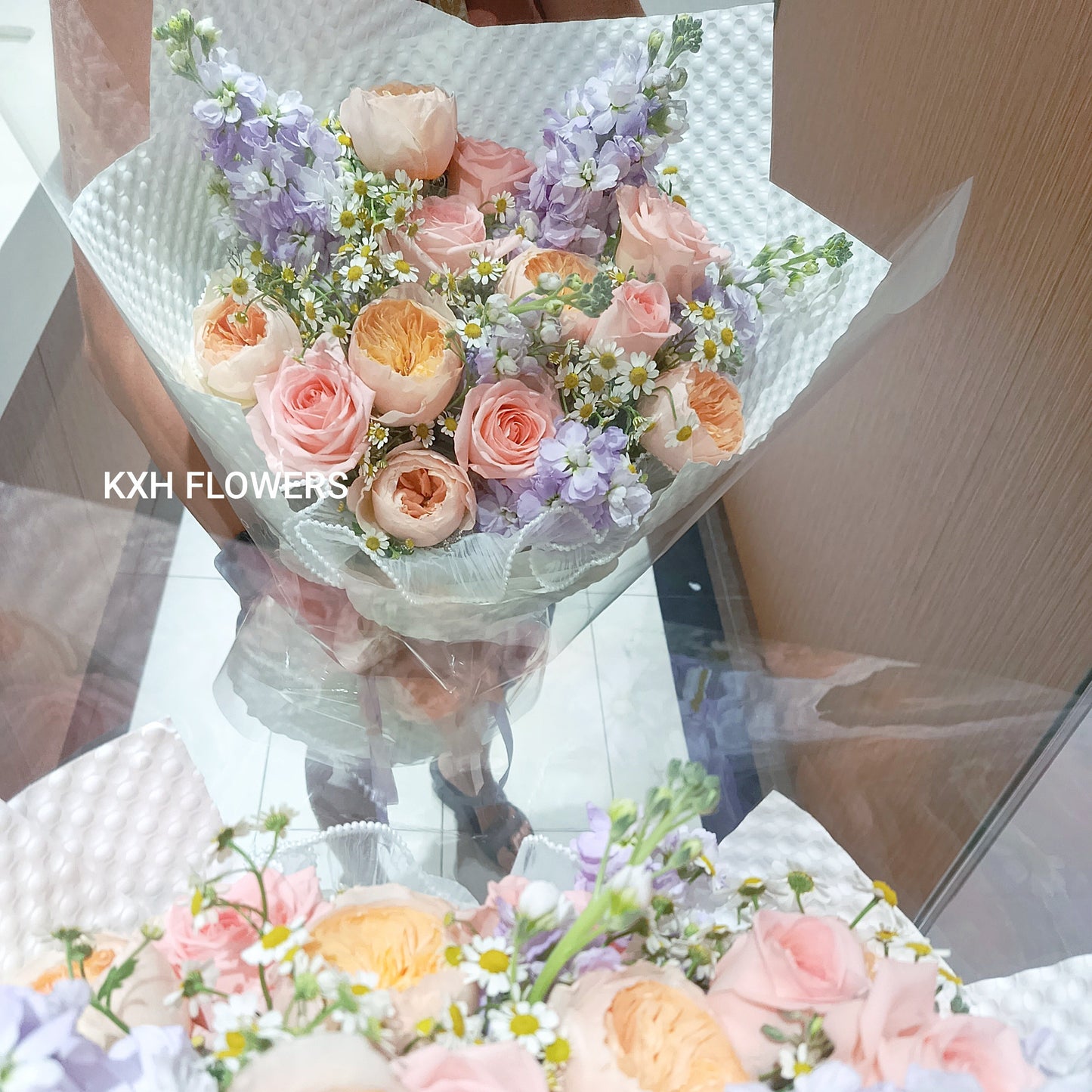 light pink and peach roses fresh flower bouquet singapore flower delivery