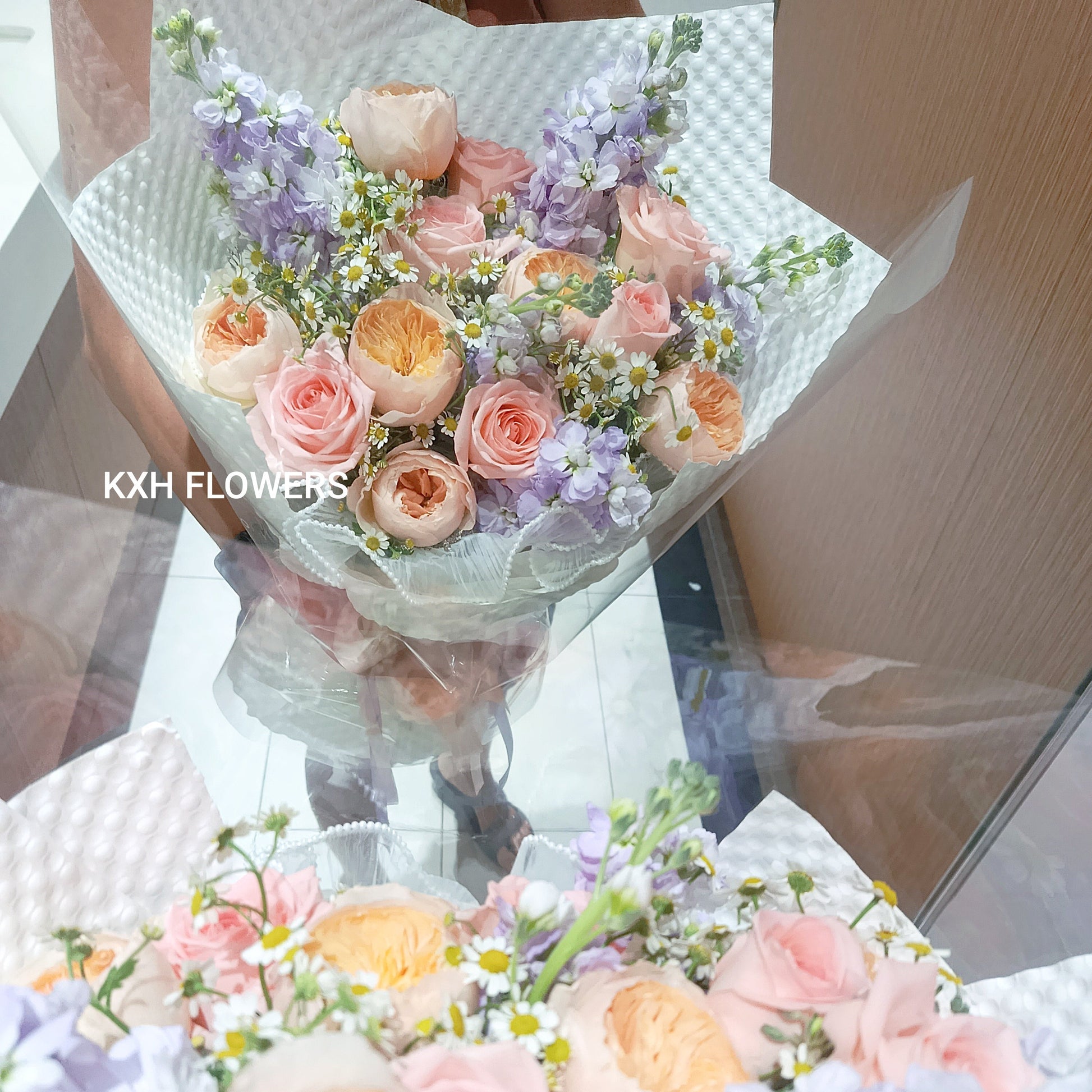 light pink and peach roses fresh flower bouquet singapore flower delivery