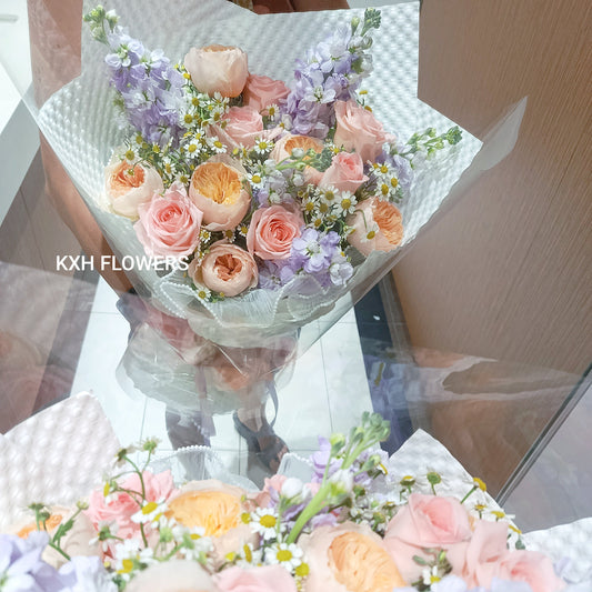 light pink and peach roses fresh flower bouquet singapore flower delivery