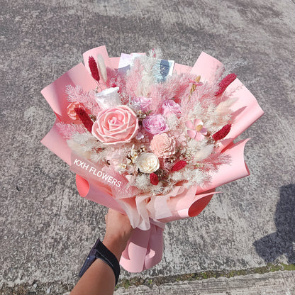 preserved flowers pink: premium large solawood rose and 4 preserved roses singapore florist sg free delivery