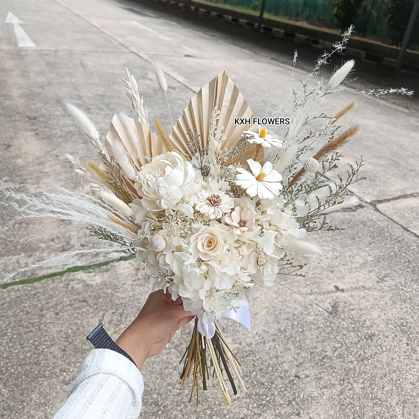 no wrapping bouquet in cream and white tones singapore florist
