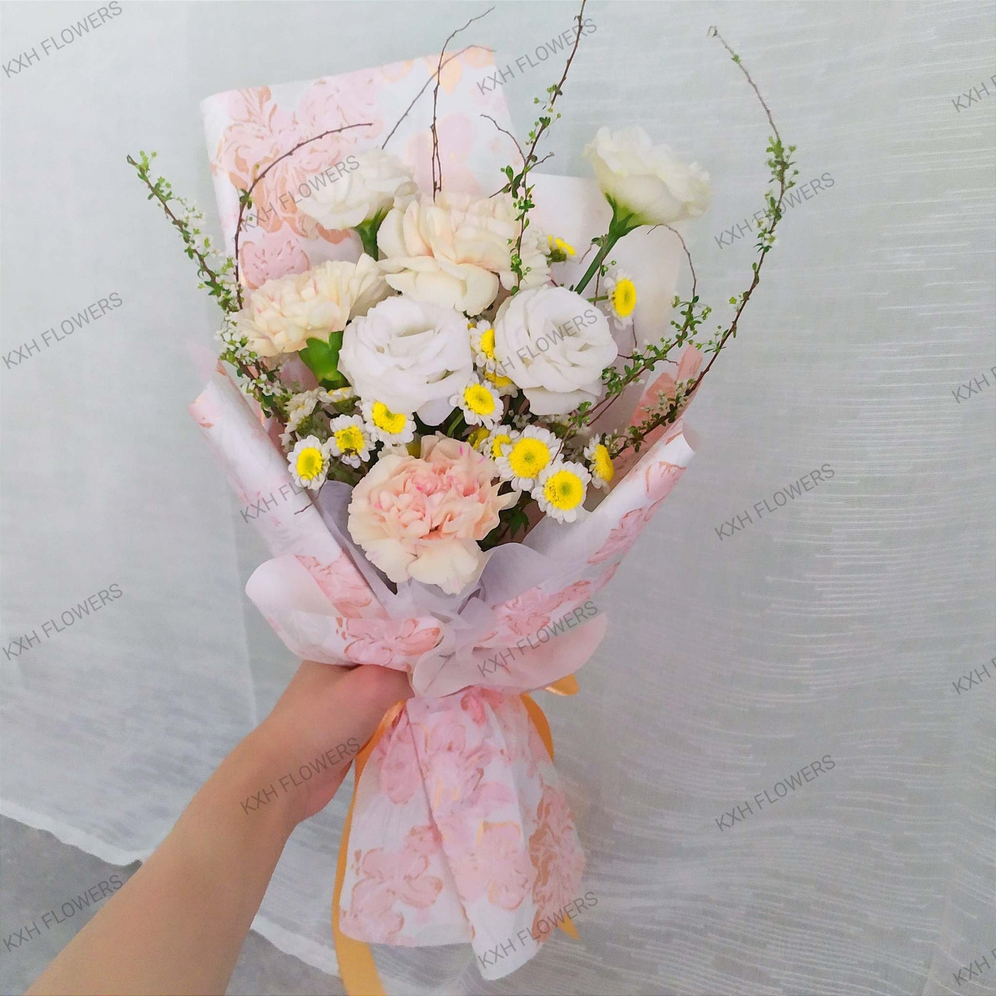 Small Flower Bouquet (Peach & White) - KXH Flowers