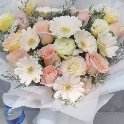 peach floral bouquet kallang florist free singapore delivery