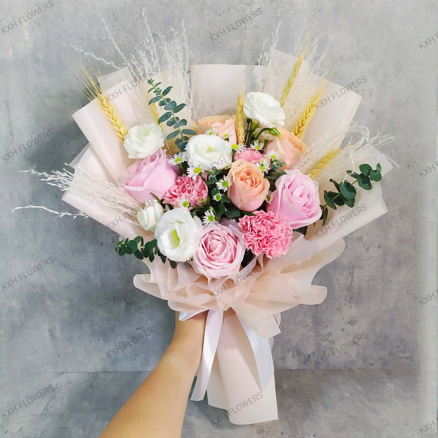 order fresh roses flower bouquet singapore best florists with free delivery